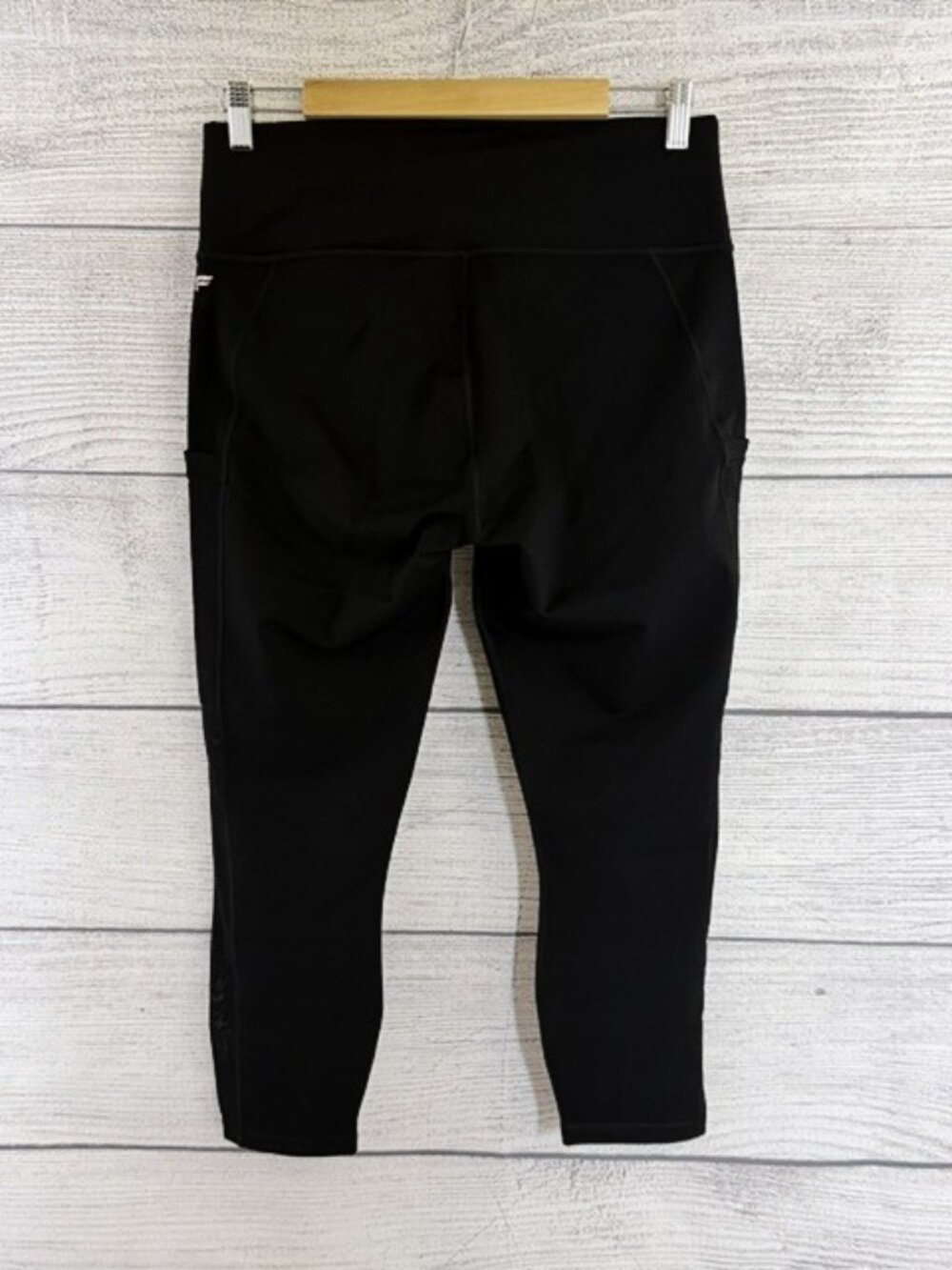 🖤NWT Fabletics Mila PowerHold High-Waisted Pocket Capri Leggings Black XL - Picture 2 of 12